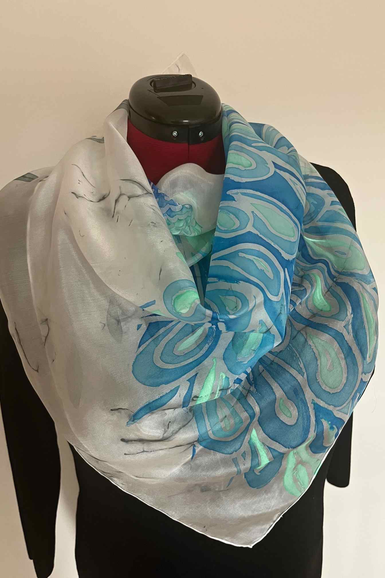 Hedvábný šátek páv