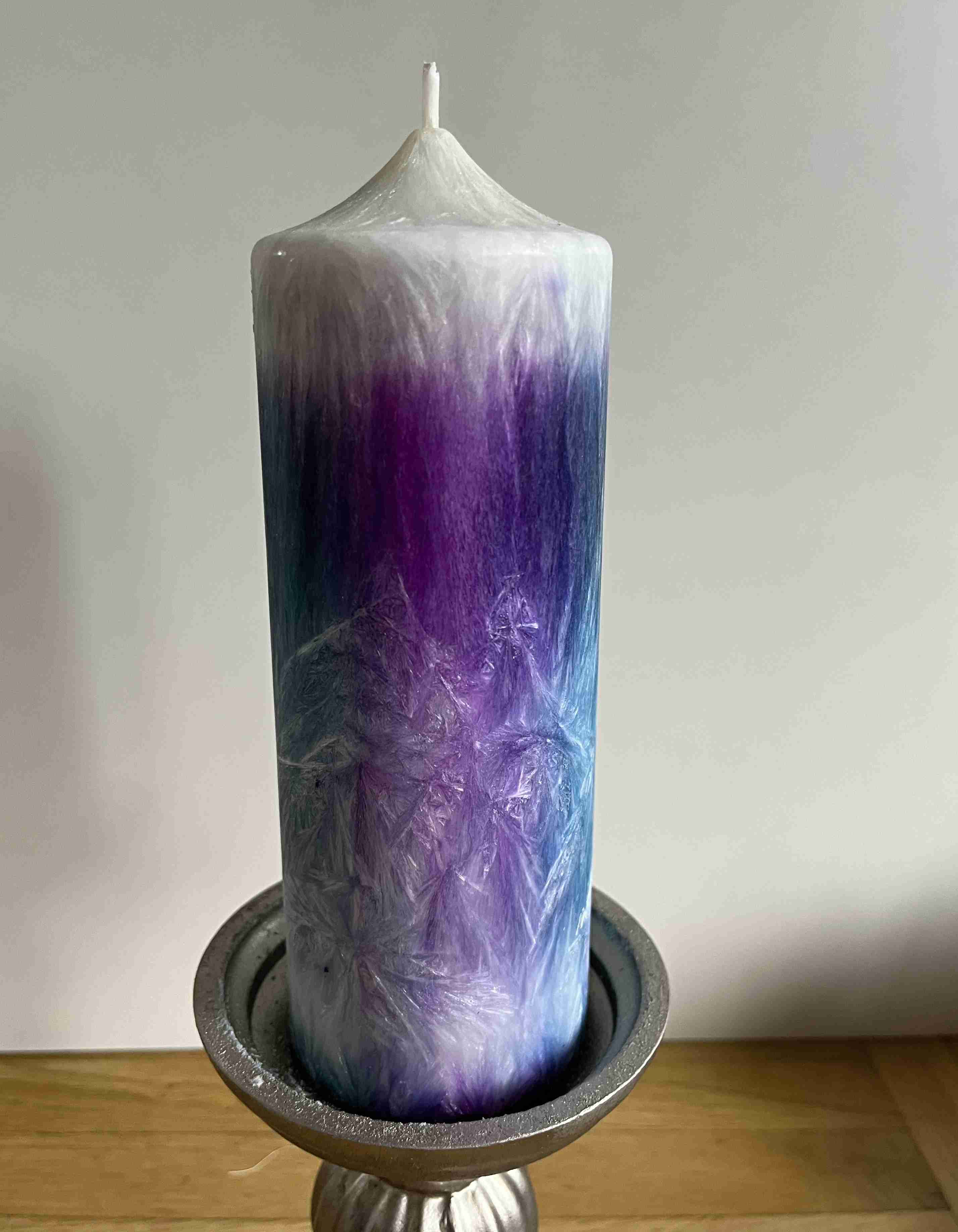 svíčka 70x185 modrá s fialovou