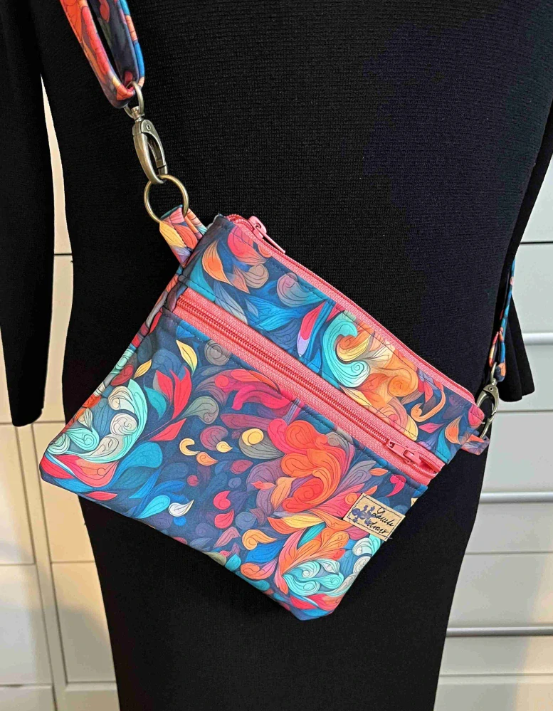 Malá kabelka crossbody "Maličká" barevný vřes