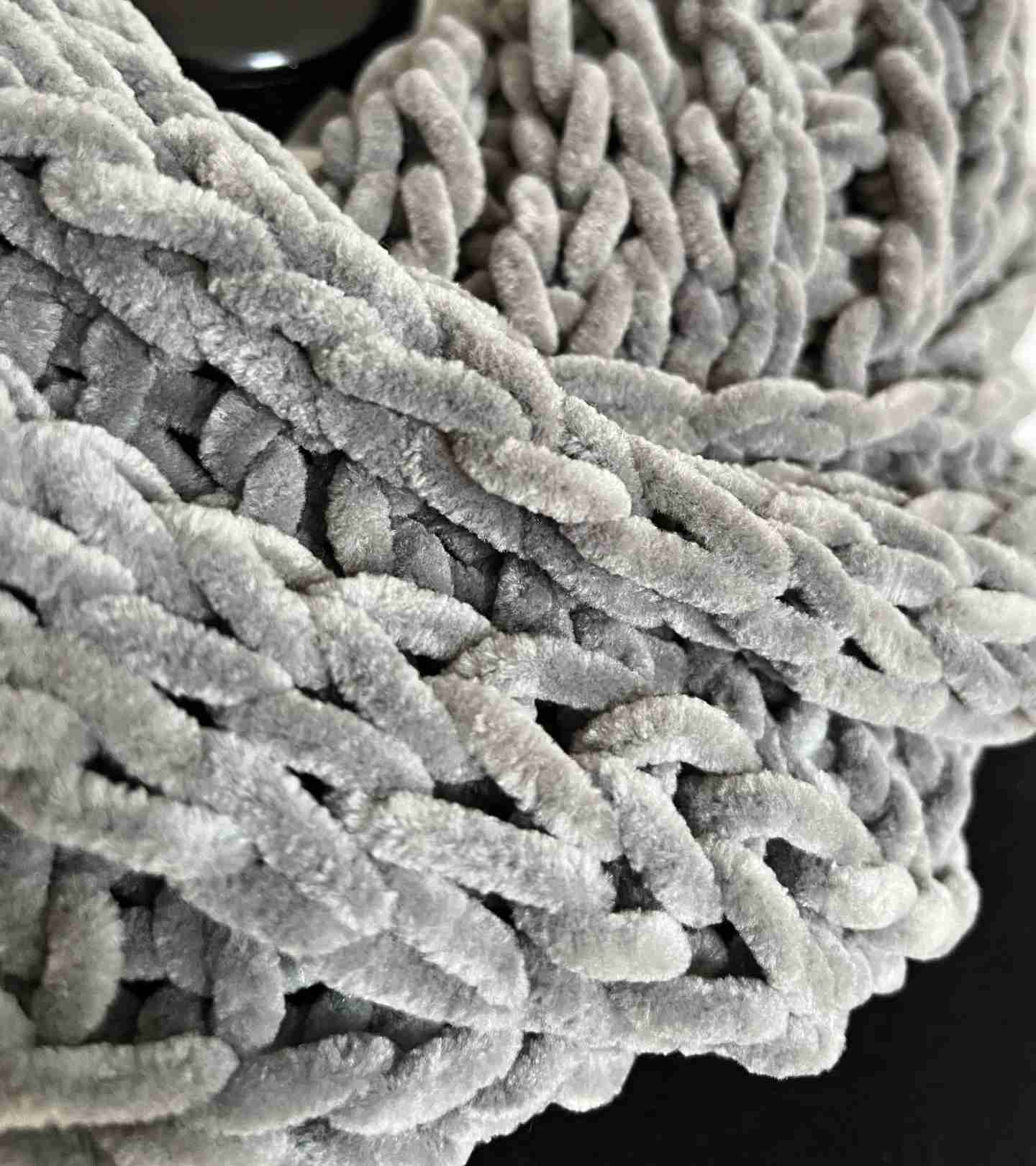 Nákrčník pletený šedy 