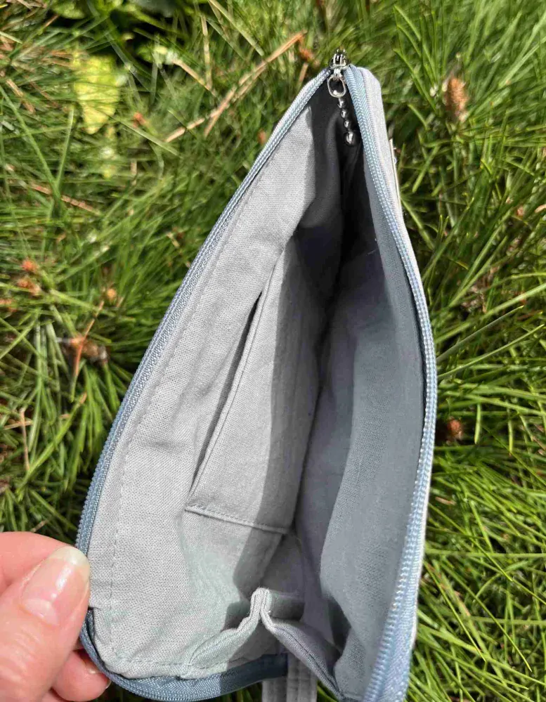 pouzdro barbucha světle šedá