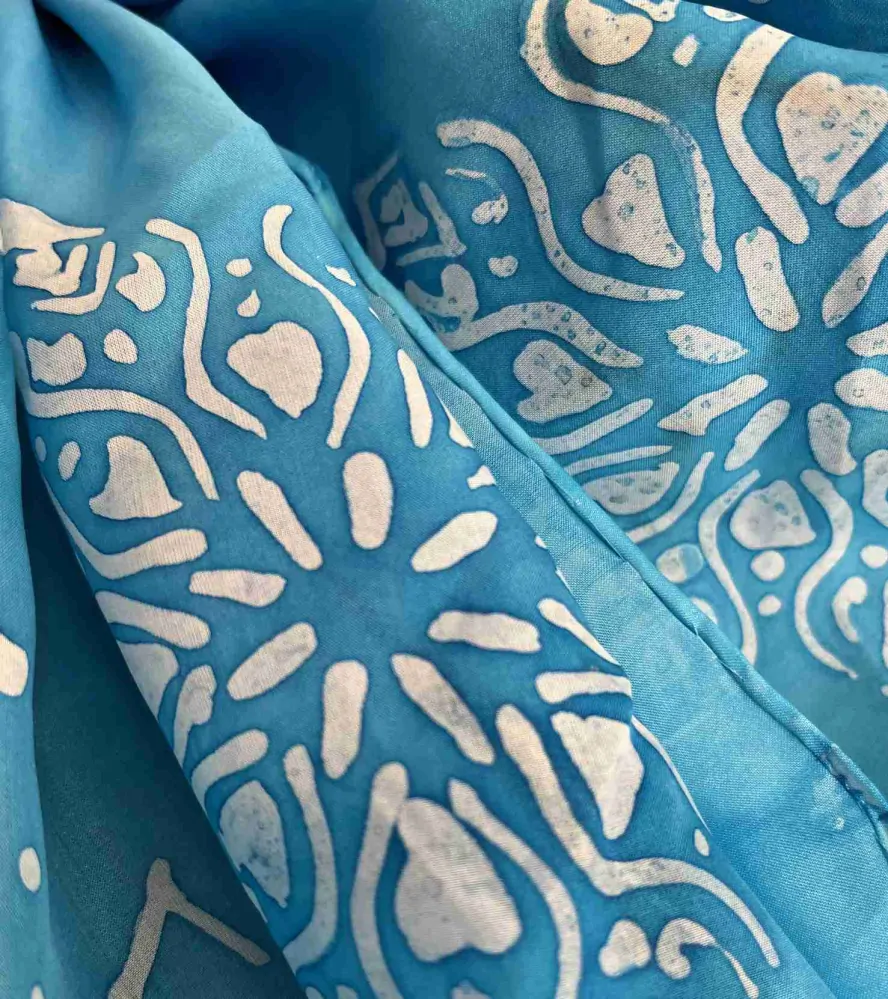 Hedvábný šátek vločky modré