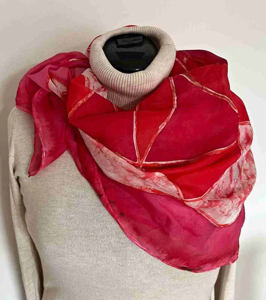 Hedvábný šátek červený Ornament