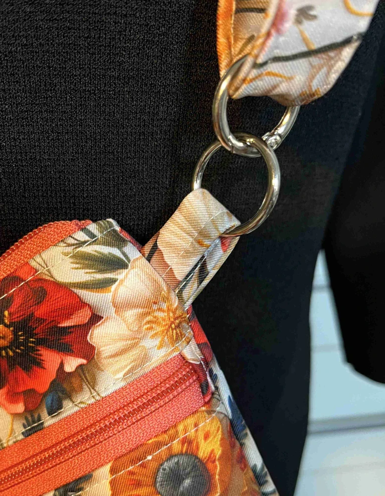 Malá kabelka crossbody "Maličká" barevné květy