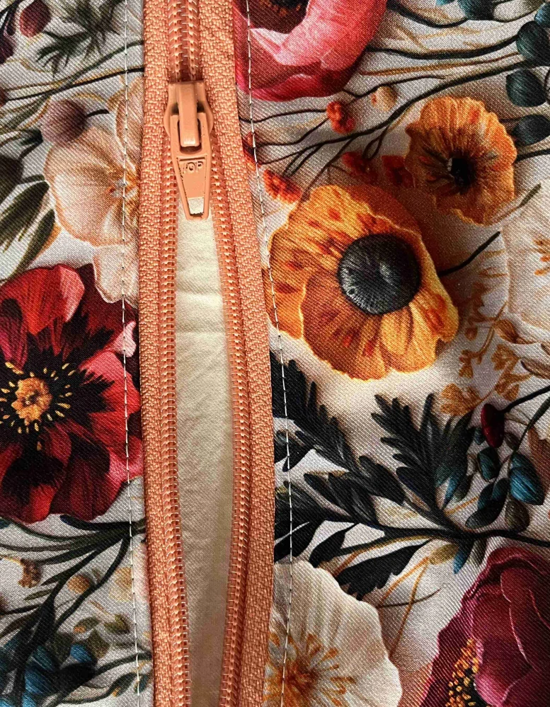 Malá kabelka crossbody "Maličká" barevné květy