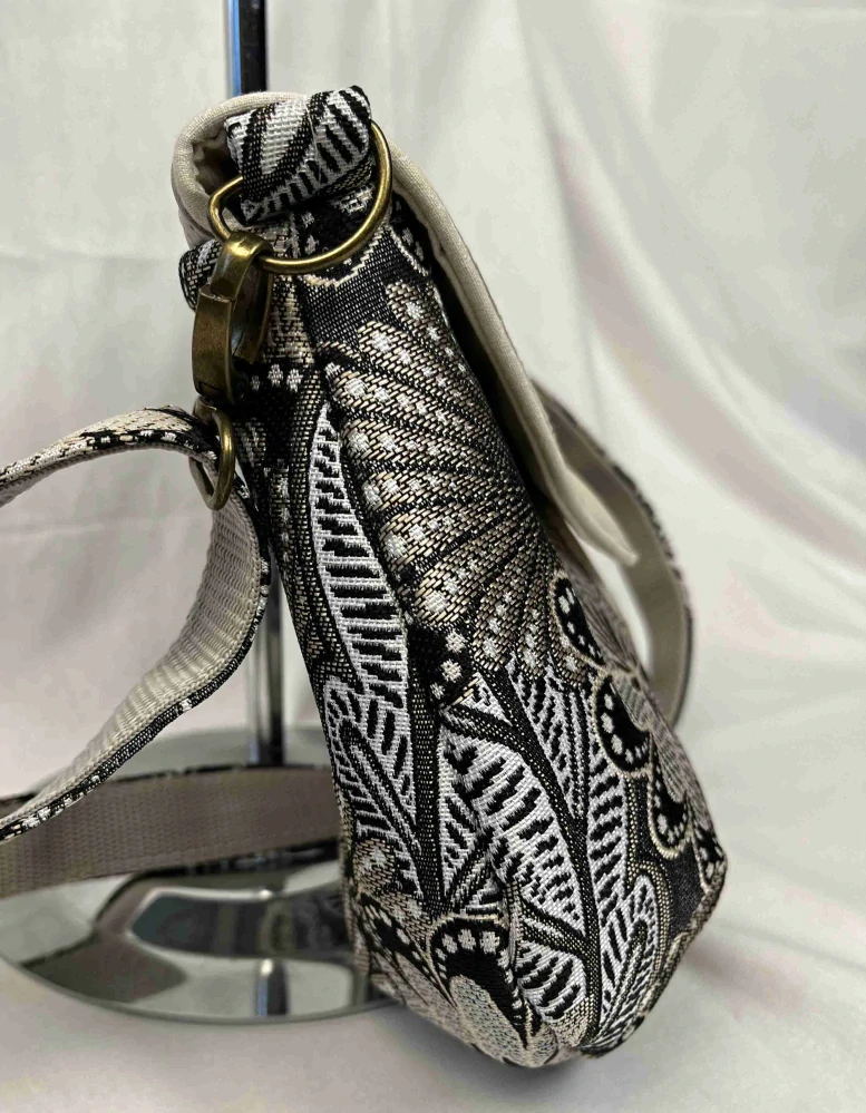 Malá kabelka Colette krémová s květy