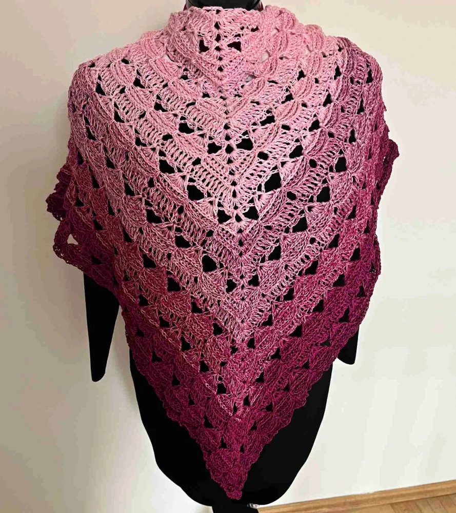 háčkovaný šátek Pivoňka