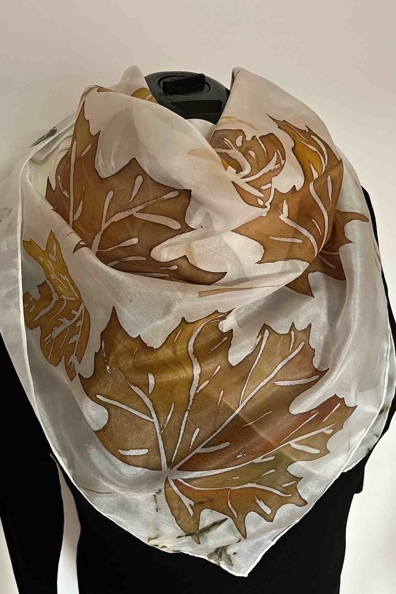 Hedvábný šátek podzimní listy