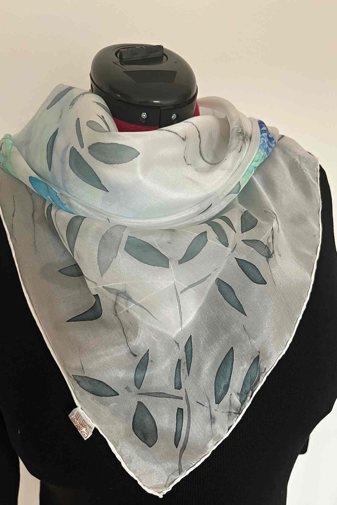 Hedvábný šátek páv