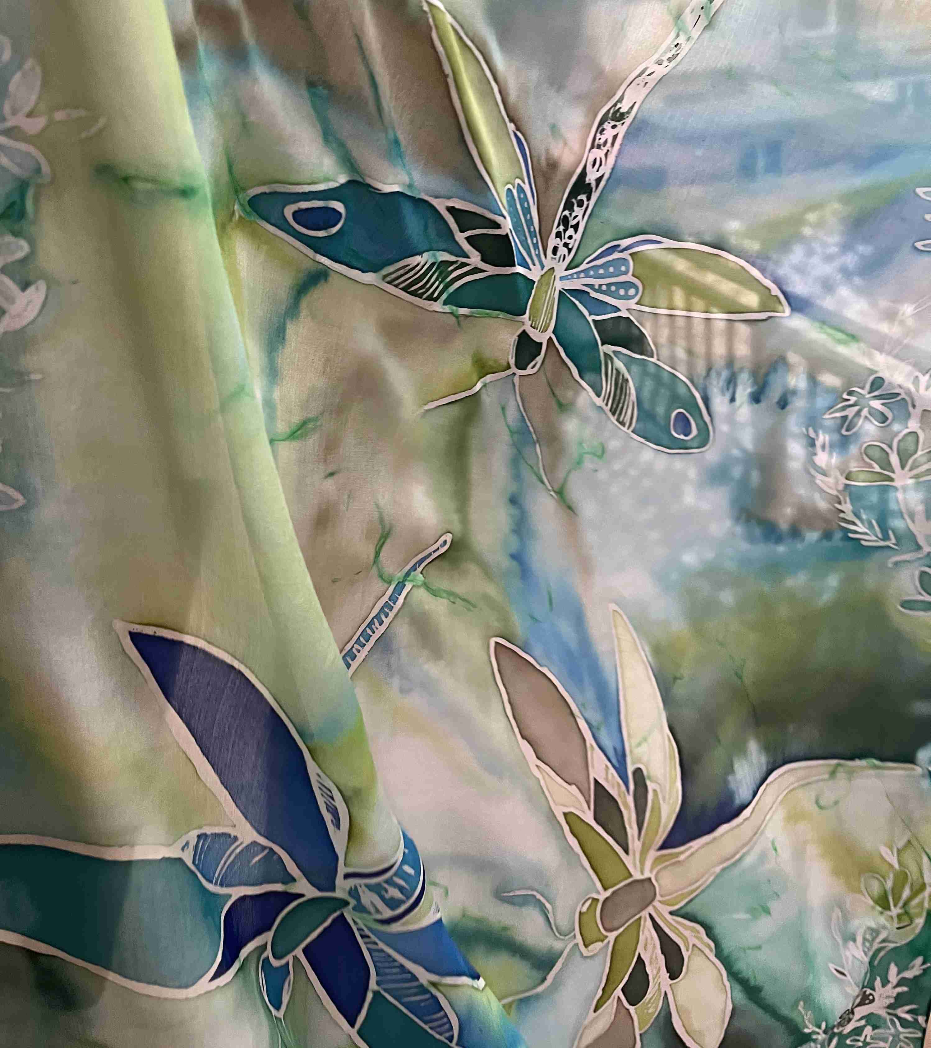 Hedvábný šátek vážky