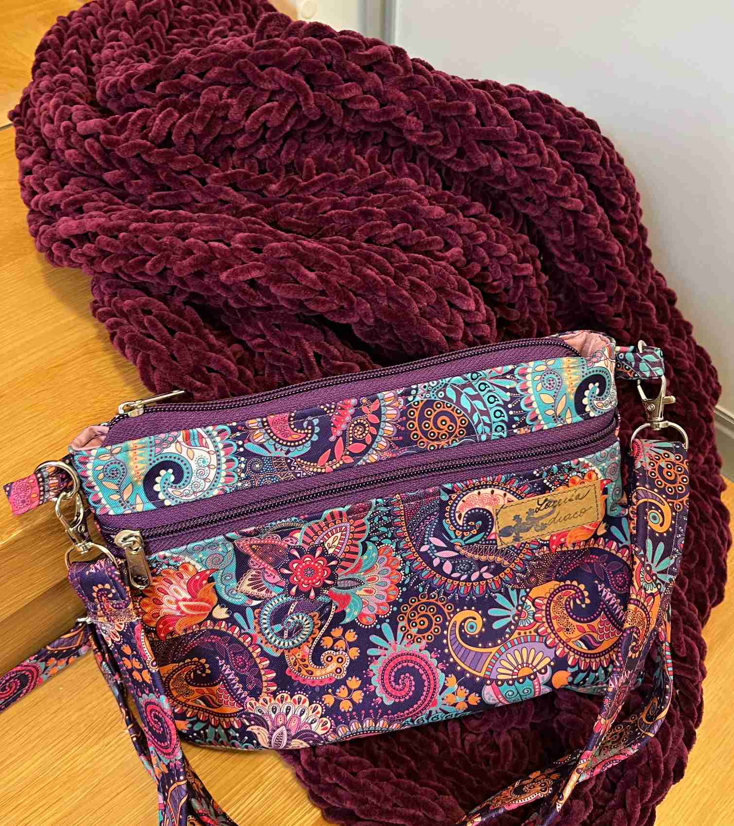 Nákrčník pletený bordo vínový