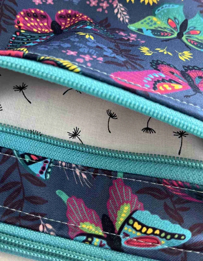 Malá kabelka crossbody "Maličká" motýlci barevní