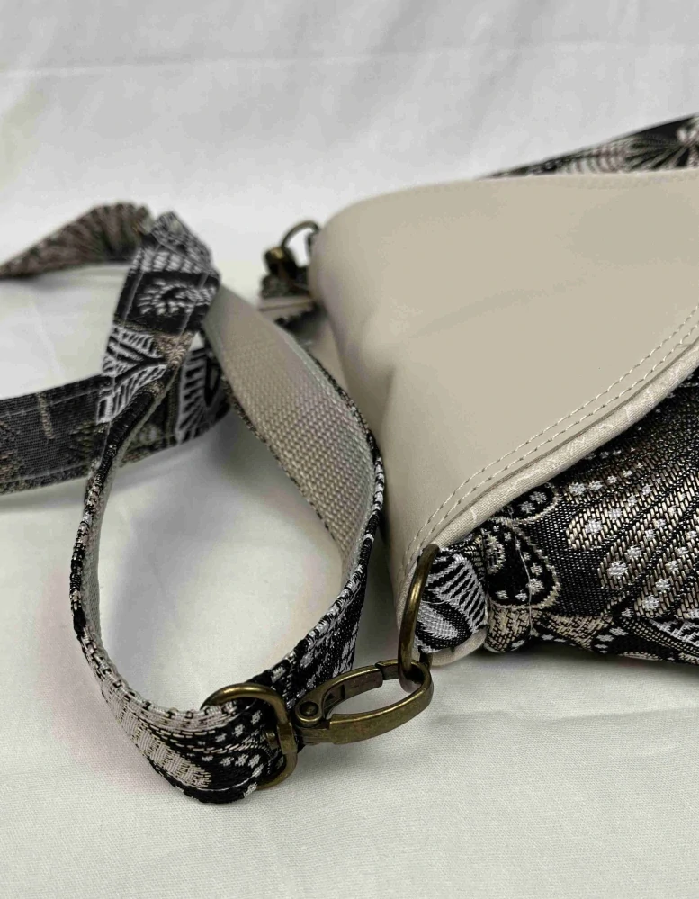 Malá kabelka Colette krémová s květy