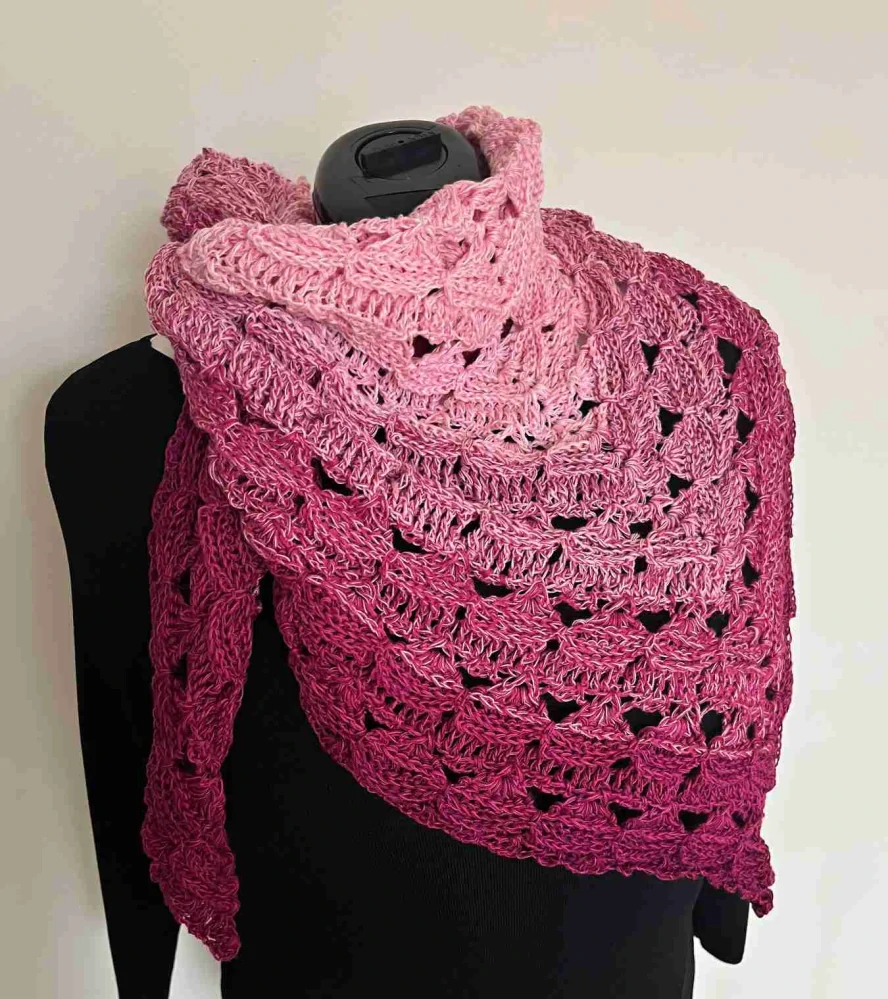 háčkovaný šátek Pivoňka