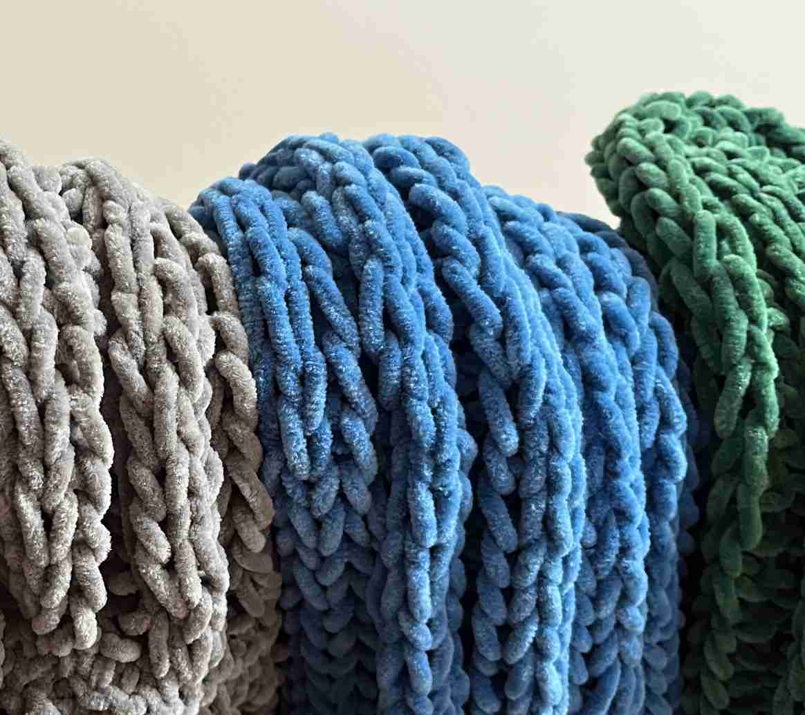 Nákrčník středně modrý