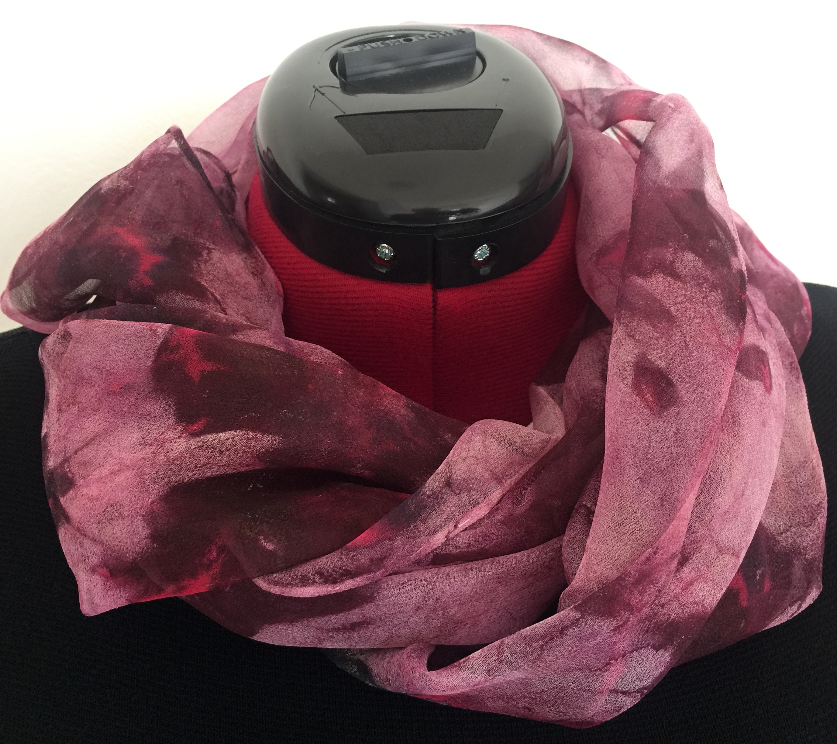 Hedvábný šál bordó batika