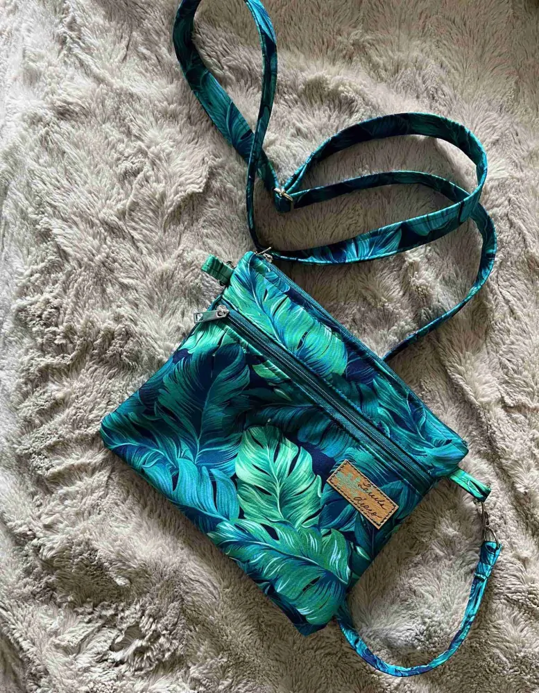 Malá kabelka crossbody "Maličká" modrozelená monstera