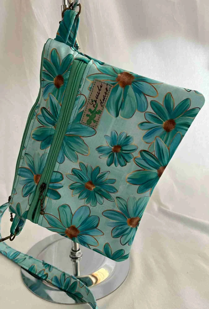 Malá kabelka crossbody "Maličká" tyrkysová s velkými květy