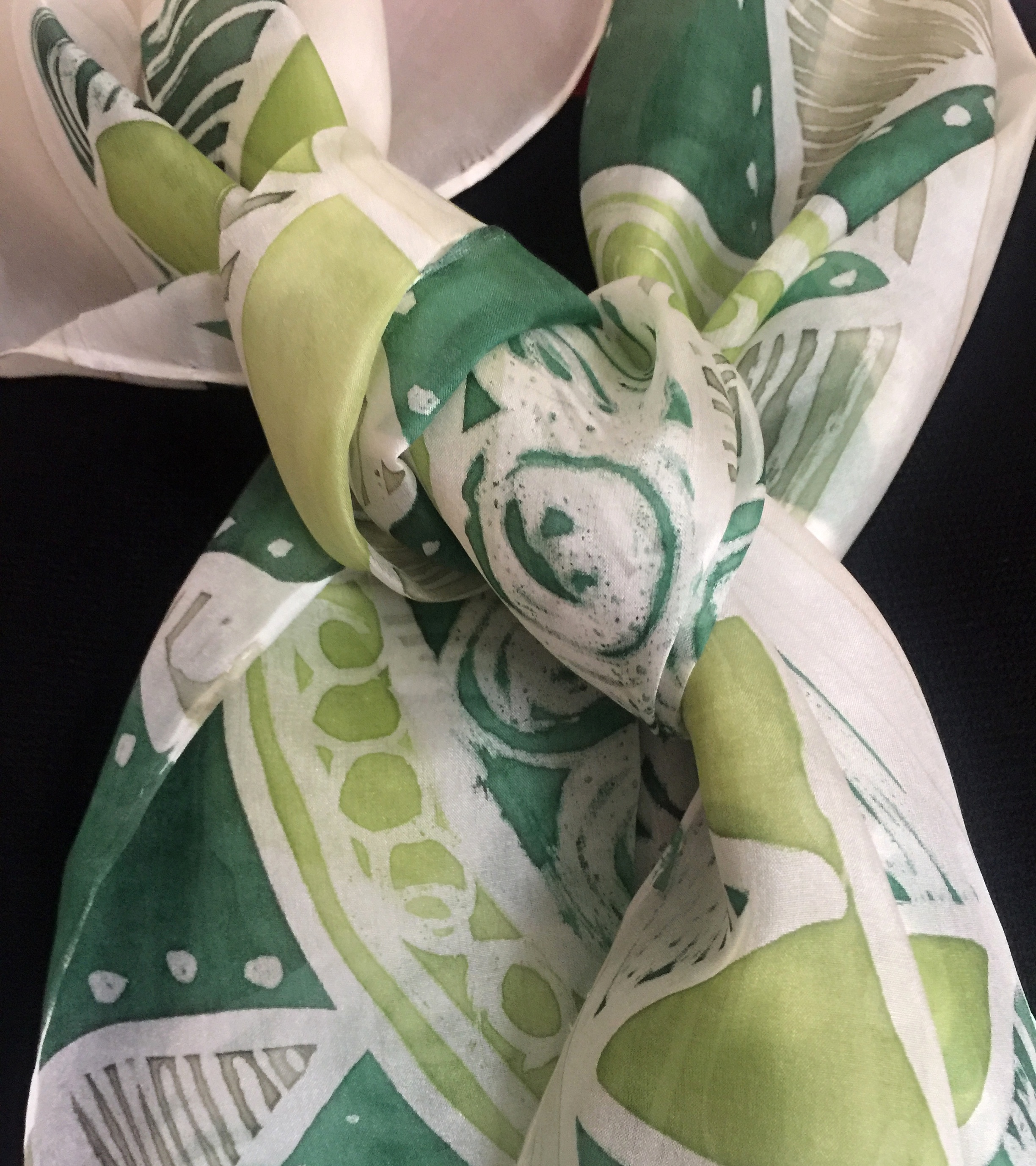 Hedvábný šál zelené mandaly