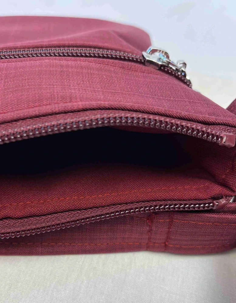 Malá kabelka crossbody "Maličká" tmavá purpurová