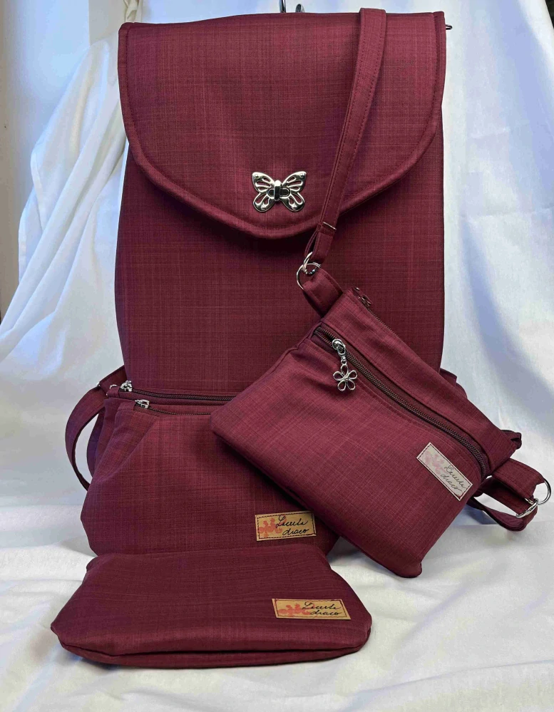 Pouzdro se sklady tmavá vínová/purpurová