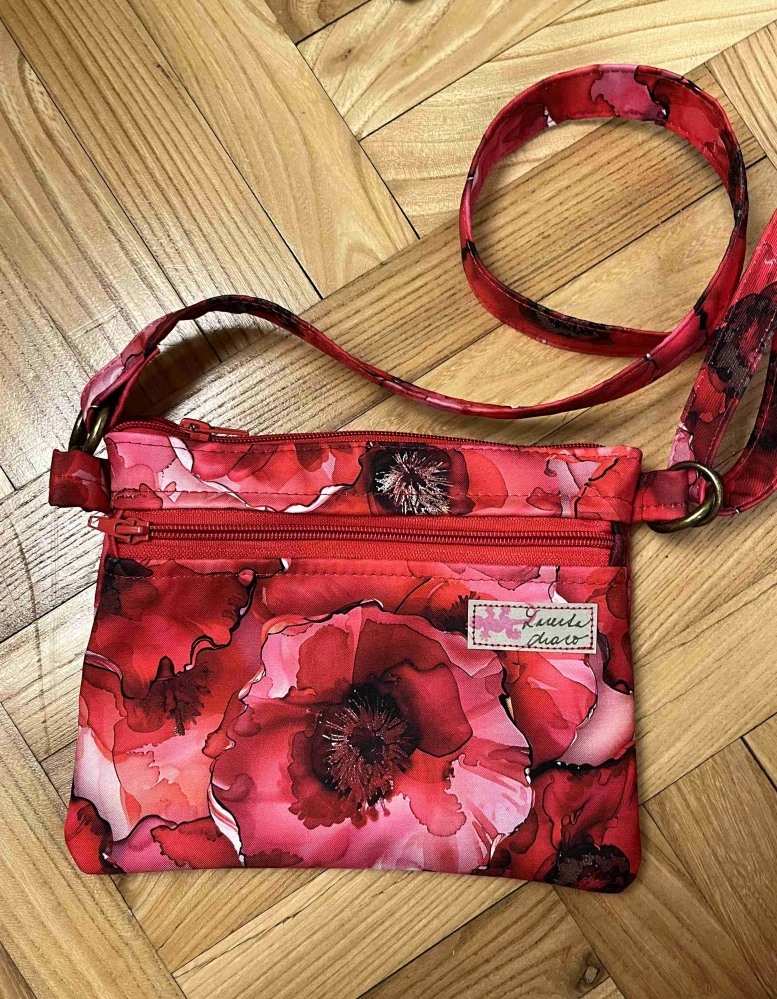 Malá kabelka crossbody "Maličká" červená mák