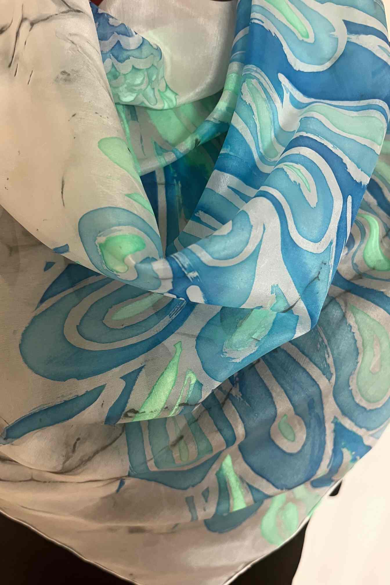 Hedvábný šátek páv