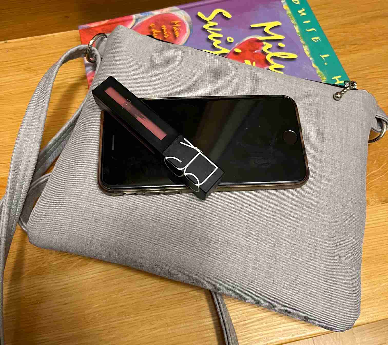 Maličká crossbody taška světle šedá