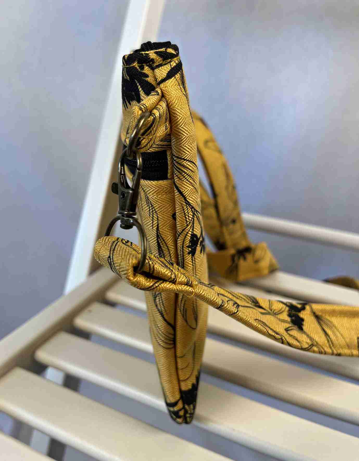 Malá kabelka crossbody "Maličká" žlutá s květy kmínu