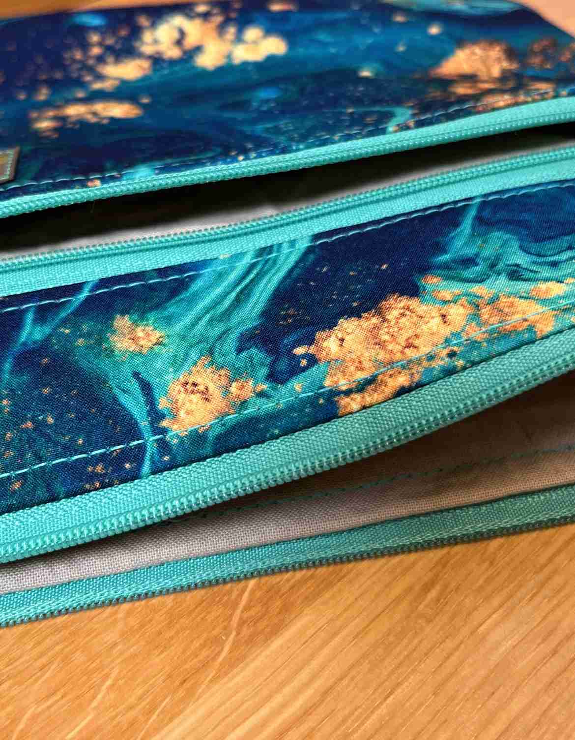 Malá kabelka crossbody "Maličká" modrá žlutá mint