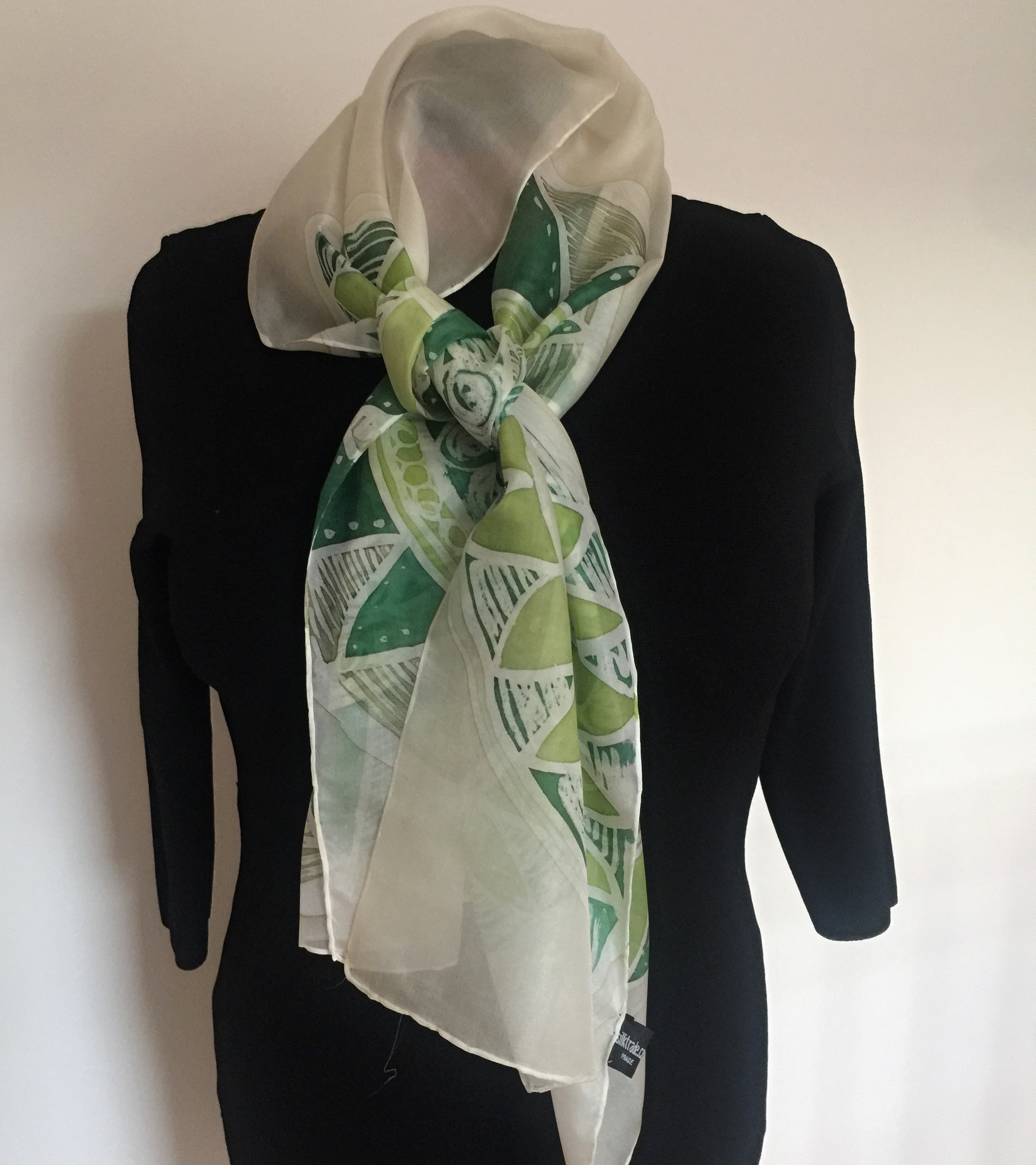 Hedvábný šál zelené mandaly