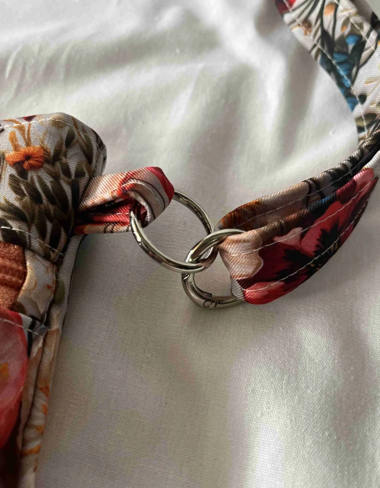 Malá kabelka crossbody "Maličká" barevné květy