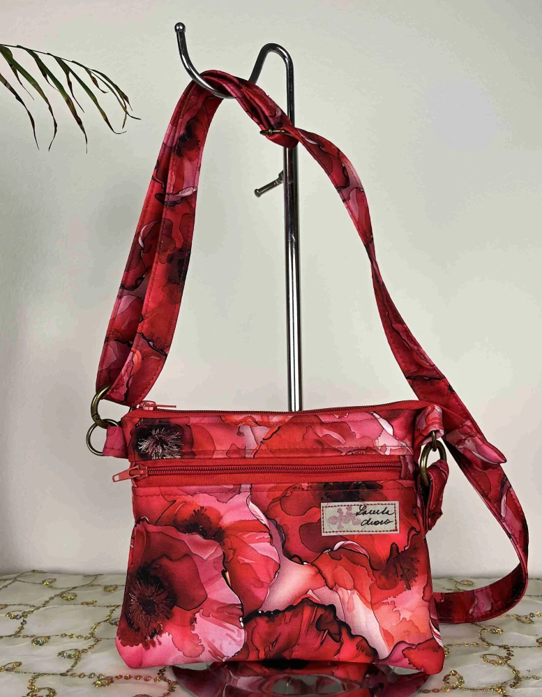 Malá kabelka crossbody "Maličká" červená mák