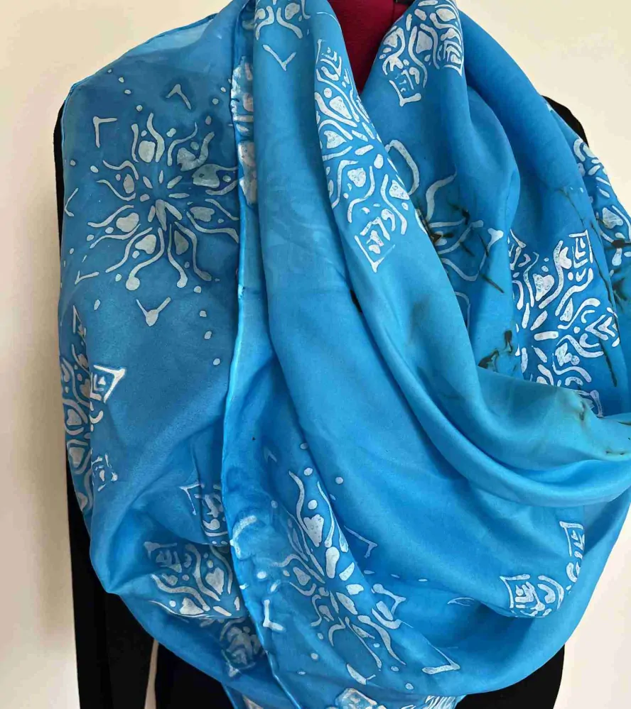 Hedvábný šátek vločky modré