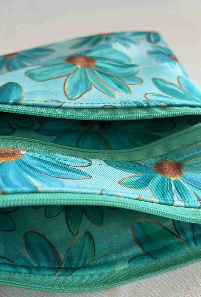 Malá kabelka crossbody "Maličká" tyrkysová s velkými květy