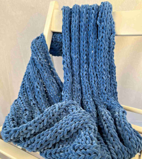 Nákrčník středně modrý