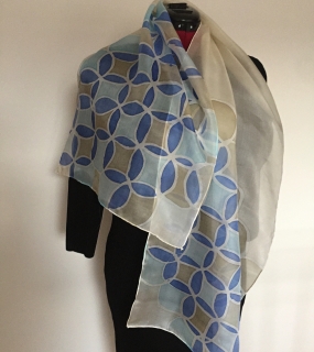 Hedvábný šál kroužky