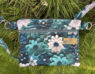 Malá kabelka crossbody  3d květy modré