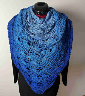 háčkovaný šátek modrý