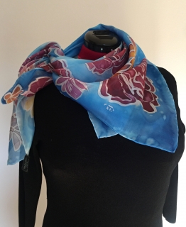 Hedvábný šátek květy s modrou